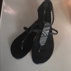 Women’s Cole Haan black/white  flat sandal